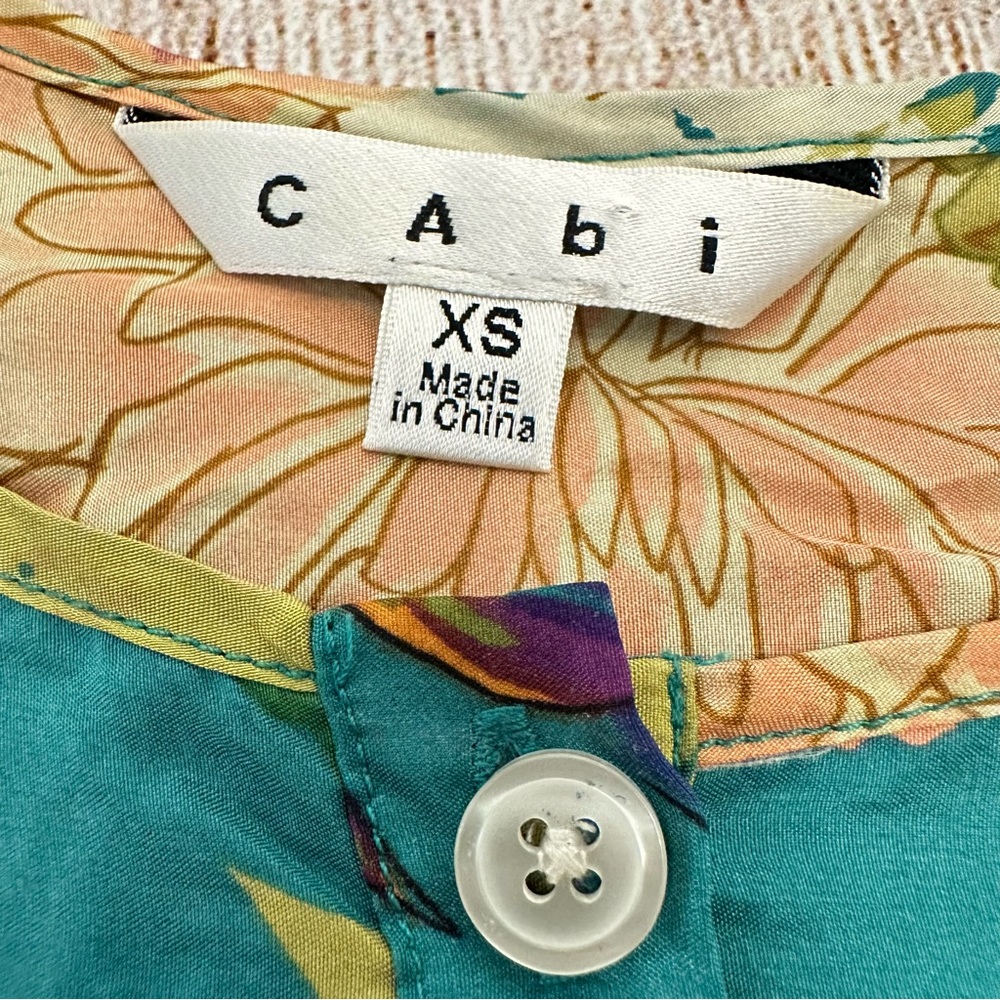 CAbi Floral 100% Silk Tunic Top Size XS Colorful Resort Travel Beach Teal Boho - Picture 8 of 10